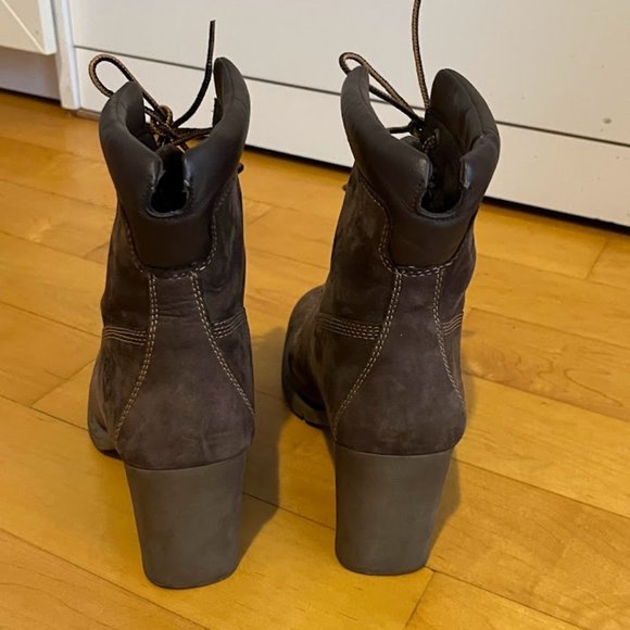 Timberland high heeled Nubuck lug sole "work boots" - Picture 5 of 9